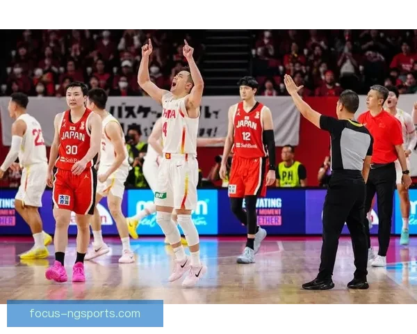 中国男篮力克强敌晋级世界杯四强创历史新篇章在主场球迷见证辉煌时刻 中国男篮力克强敌晋级世界杯四强创历史新篇章在主场球迷见证辉煌时刻