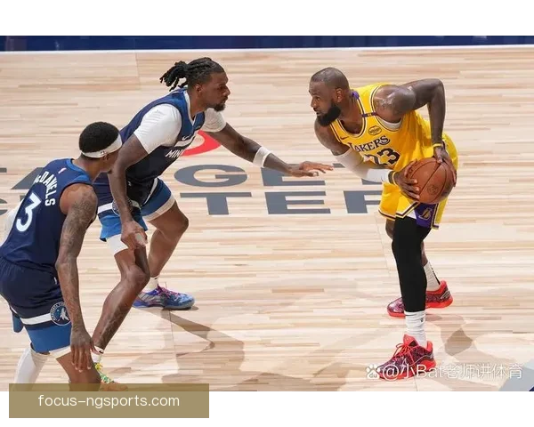 NBA焦点战持续升温巨星对决引爆季后赛席位争夺新格局再掀高潮