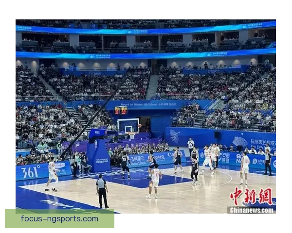 中国男篮逆袭战胜韩国队晋级亚运会四强 全队展现拼搏精神