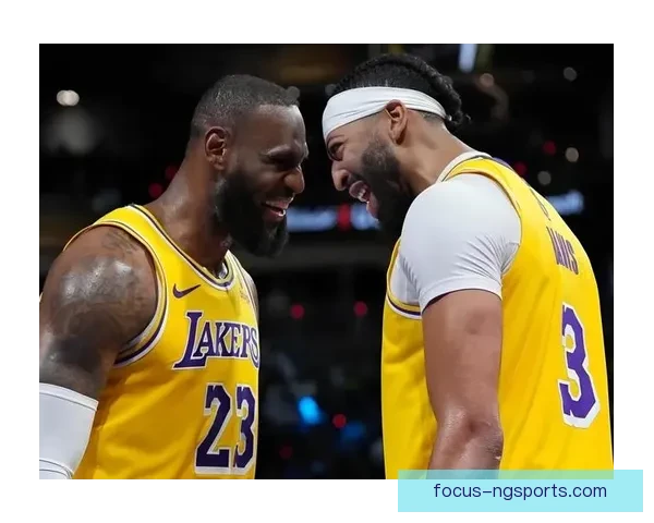 湖人最新战报：詹姆斯携手新援迎来赛季关键胜利