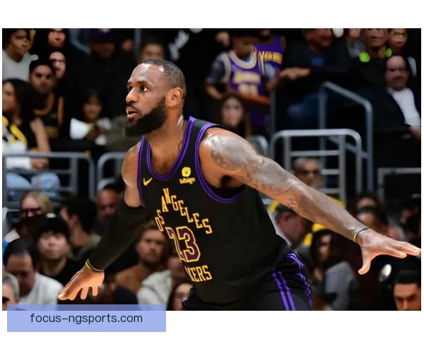 湖人连胜纪录终结詹姆斯关键表现仍引球迷热议